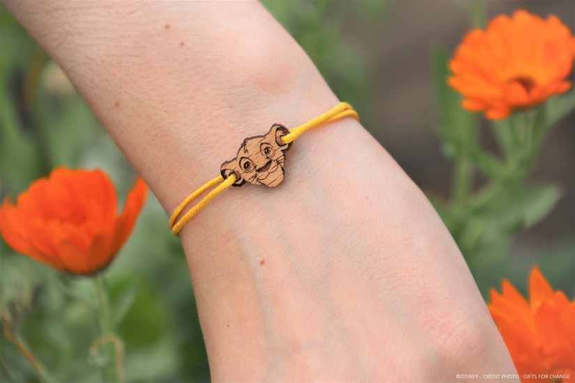 UN BRACELET ECO-CONÇU ET FABRIQUE AVEC UN MAXIMUM D’IMPACT POSITIF